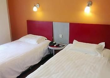 Motel 168 Shanghai Pudong Huinan Metro Station Tesco Zewnętrze zdjęcie